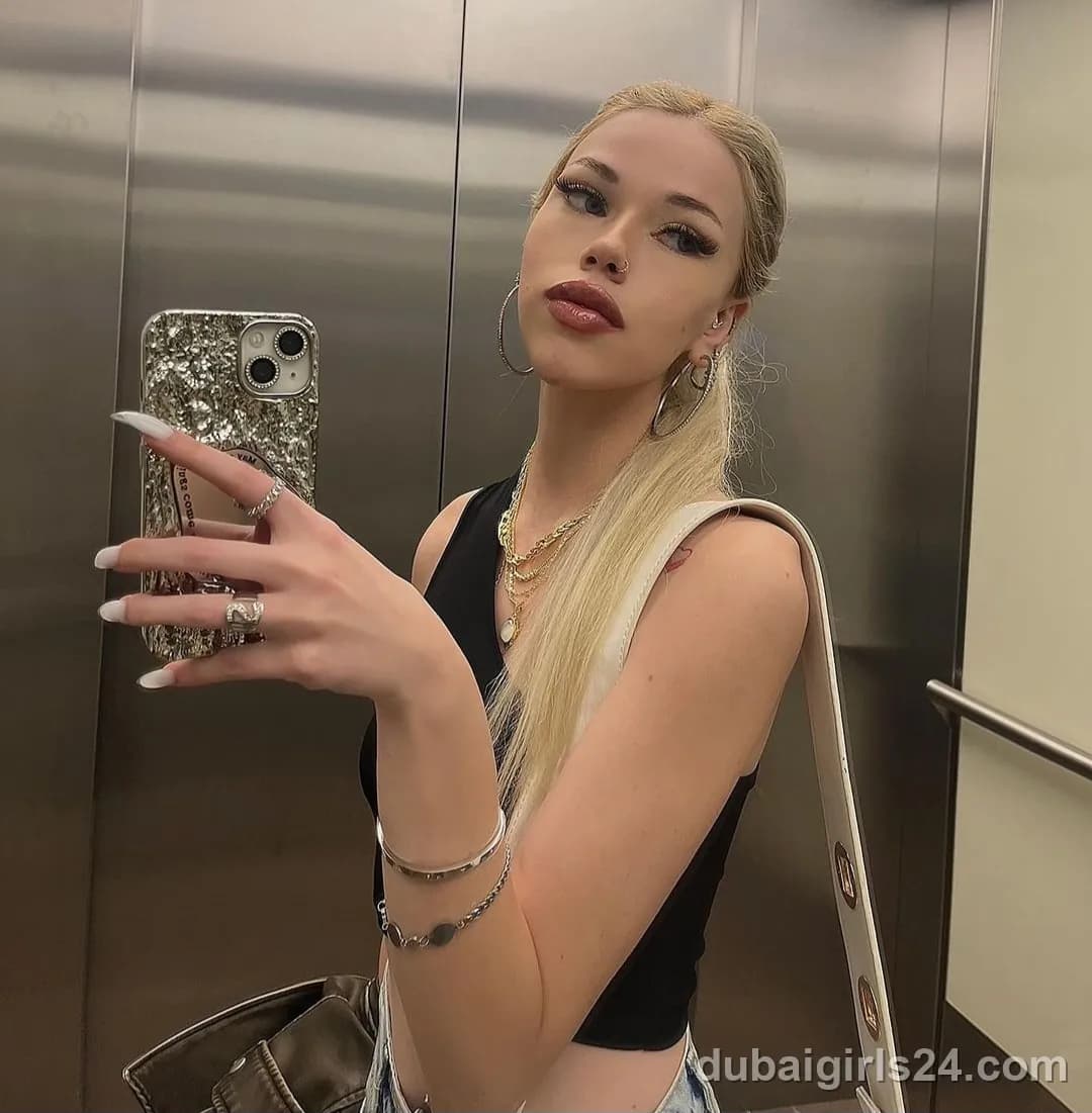 Esme, Indonesian escort in Palm Jumeirah, Dubai